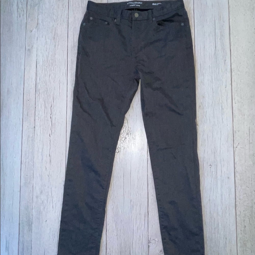 Men’s Banana Republic Travel jeans size 30 waist & 32 Length (READ DESCRIPTION)